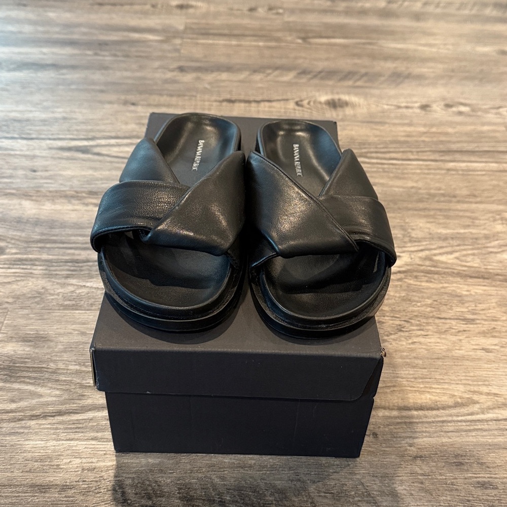Banana Republic Black Crisscross Leather Slide Sandals - Picture 5 of 14